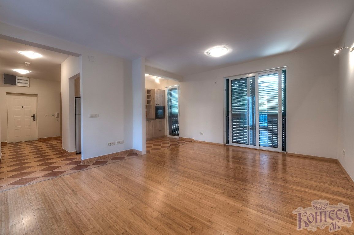 Luxury apartment in new building, 50m from sea
